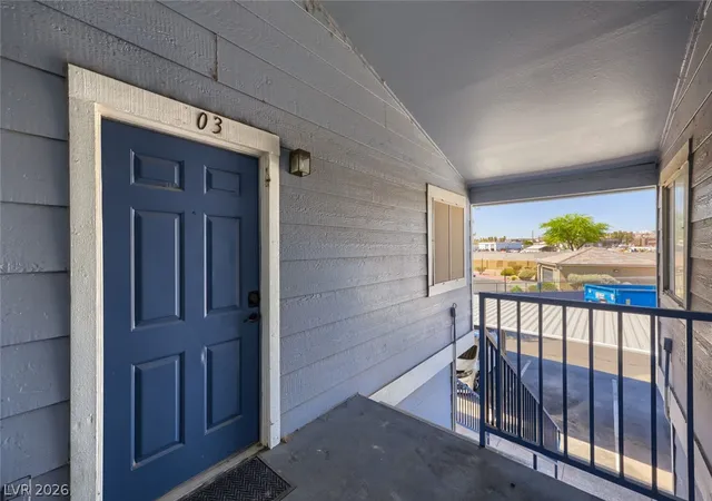 Listing Photo 3 - Condo for sale in building located at 5890 Medallion Dr, Las Vegas, NV 89122 - Unit #203