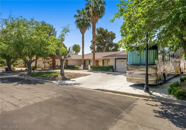 3rd image of 3689 N Rosecrest Cir, Las Vegas, NV 89121 | MLS# 2801138