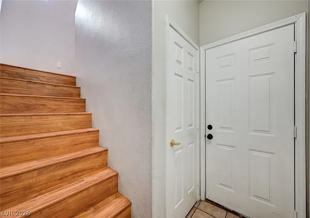 Listing Photo 4 - Condo for sale in building located at 1604 Cardinal Blf Dr, Las Vegas, NV 89128 - Unit #202