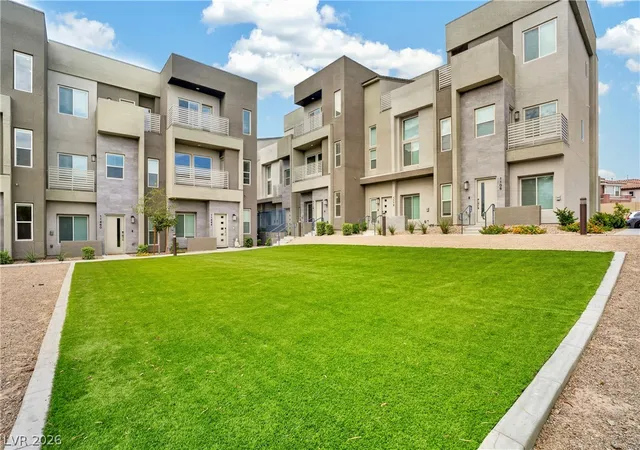 Photo 3 of Townhouse for sale at 1118 Prospering Crk St, Las Vegas, NV 89135 | MLS# 2796173 | Listing updated on 2026-07-21