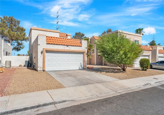 Photo 2 of Sale Pending at 3124 Centavo Dr, Las Vegas, NV 89117 | MLS# 2801885 | Listing updated on 2026-08-20