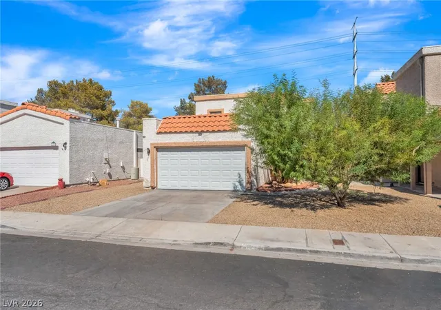 Photo 3 of Sale Pending at 3124 Centavo Dr, Las Vegas, NV 89117 | MLS# 2801885 | Listing updated on 2026-08-20