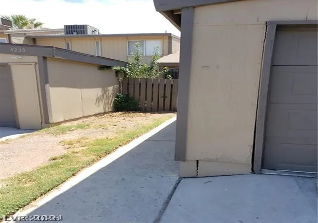 Photo 3 of Townhouse for sale at 4231 White Sands Ave, Las Vegas, NV 89121 | MLS# 2801779 | Listing updated on 2026-07-22