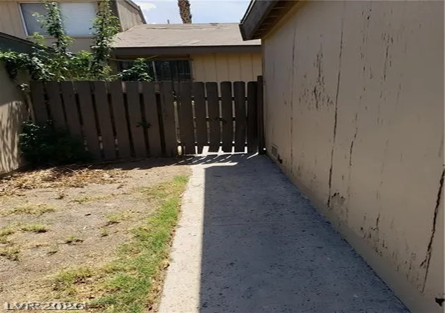 Photo 3 of Townhouse for sale at 4231 White Sands Ave, Las Vegas, NV 89121 | MLS# 2801779 | Listing updated on 2026-07-22