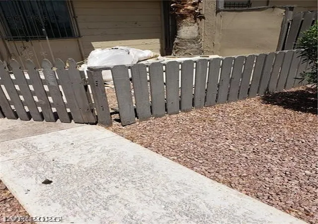 Photo 4 of Townhouse for sale at 4231 White Sands Ave, Las Vegas, NV 89121 | MLS# 2801779 | Listing updated on 2026-07-22