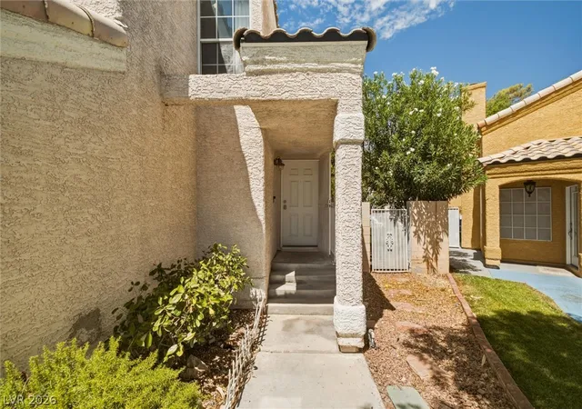 Photo 2 of Single family home for sale at 3305 Summerfield Ln, Las Vegas, NV 89117 | MLS# 2798480 | Listing updated on 2026-07-22