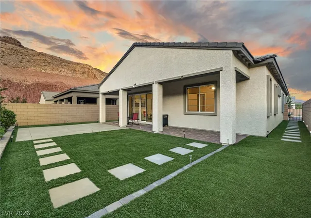 3rd image of 72 Navajo Bridge Ln, Henderson, NV 89011 | MLS# 2801770