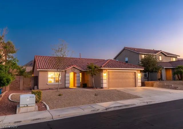2nd image of 181 Sandhill Crane Ave, Henderson, NV 89002 | MLS# 2802076