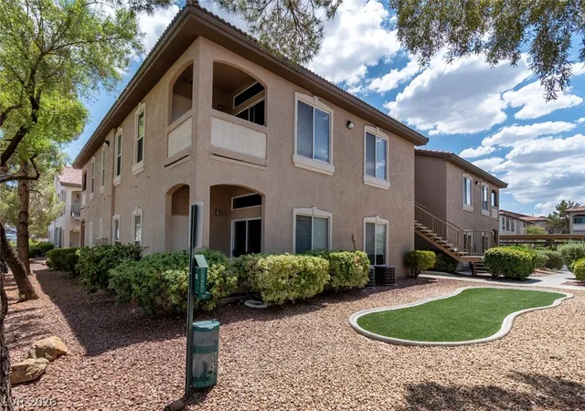 1st image of 2305 W Horizon Ridge Pkwy #3813, Henderson, NV 89052 | MLS# 2801817