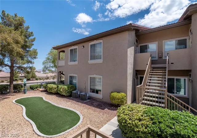 2nd image of 2305 W Horizon Ridge Pkwy #3813, Henderson, NV 89052 | MLS# 2801817