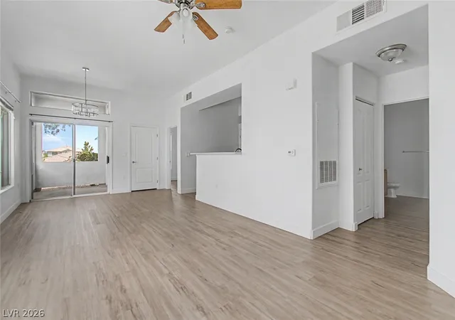 4th image of 2305 W Horizon Ridge Pkwy #3813, Henderson, NV 89052 | MLS# 2801817