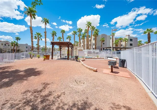2nd image of 2004 Mesquite Ln, Laughlin, NV 89029