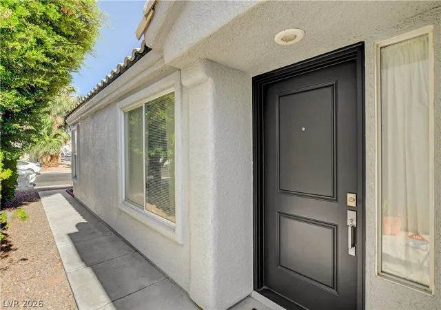 Photo 3 of Single family home for sale at 1621 Raspberry Hl Rd, Las Vegas, NV 89142 | MLS# 2803168 | Listing updated on 2026-07-31