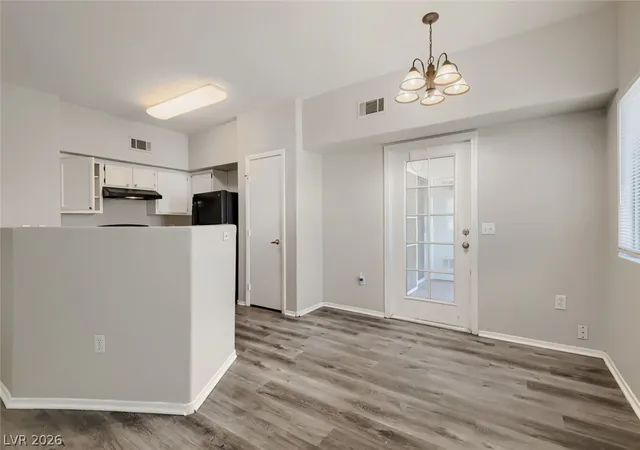 Listing Photo 2 - Condo for sale in building located at 3400 Cabana Dr, Las Vegas, NV 89122 - Unit #2127