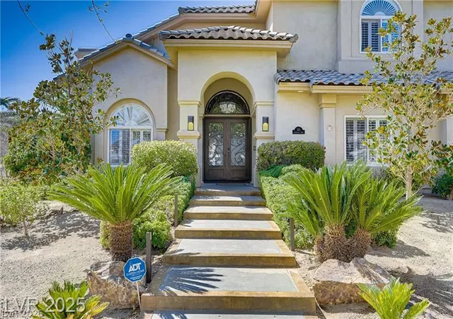 3rd image of 165 Inveraray Ct, Henderson, NV 89074 | MLS# 2801857