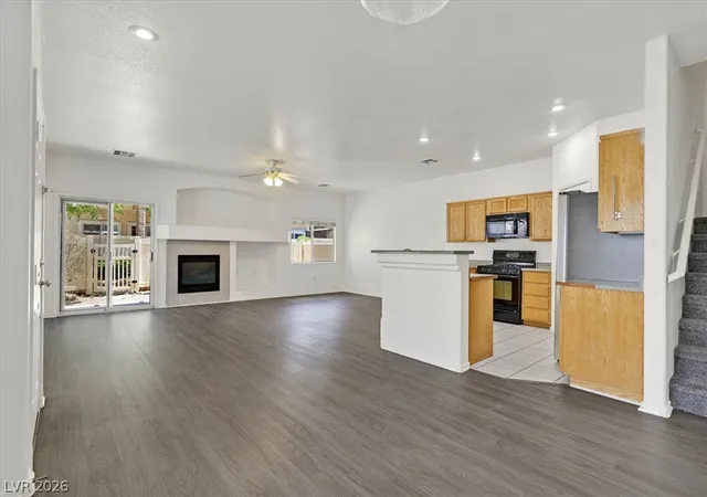 3rd image of 92 Stock Option St #3, Henderson, NV 89074 | MLS# 2804679