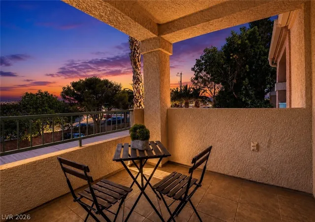 Listing Photo 4 - Condo for sale in building located at 4893 S Torrey Pines Dr, Las Vegas, NV 89103 - Unit #203