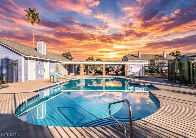 Listing Photo 2 - Condo for sale in building located at 5330 Silvermist Ct, Las Vegas, NV 89122 - Unit #202