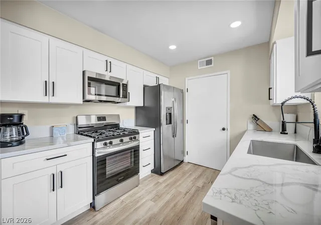 Photo 2 of Single family home for sale at 913 De Met Dr, Las Vegas, NV 89119 | MLS# 2805449 | Listing updated on 2026-08-03