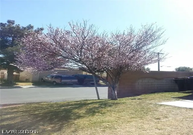 Photo 2 of Single family home for sale at 2301 Shady Hl Ave, Las Vegas, NV 89106 | MLS# 2805319 | Listing updated on 2026-08-03