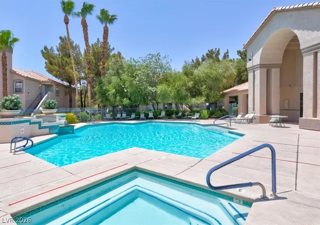 Listing Photo 2 - Condo for sale in building located at 5415 W Harmon Ave, Las Vegas, NV 89103 - Unit #1075