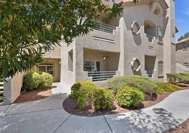 Listing Photo 3 - Condo for sale in building located at 5415 W Harmon Ave, Las Vegas, NV 89103 - Unit #1075