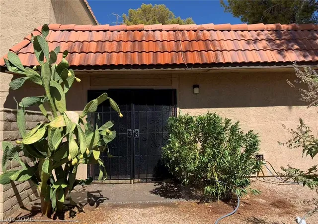 Photo 3 of Townhouse for sale at 1897 Avacado Ct, Henderson, NV 89014 | MLS# 2806323 | Listing updated on 2026-09-01