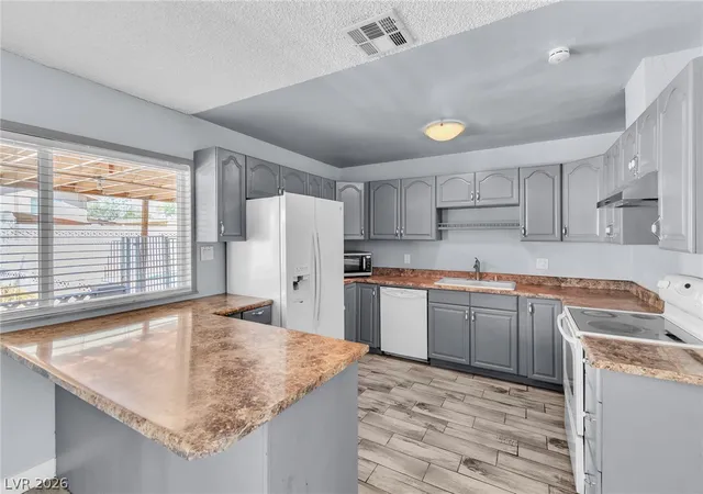 Photo 3 of Sale Pending at 904 Rockaway St, Las Vegas, NV 89145 | MLS# 2806219 | Listing updated on 2026-08-28