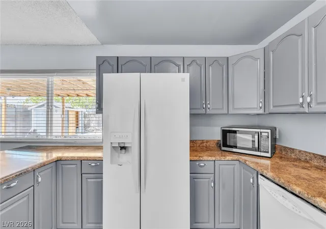 Photo 4 of Sale Pending at 904 Rockaway St, Las Vegas, NV 89145 | MLS# 2806219 | Listing updated on 2026-08-28