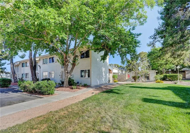 Photo 2 of Townhouse for sale at 4770 Topaz St #77, Las Vegas, NV 89121 | MLS# 2806572 | Listing updated on 2026-09-01