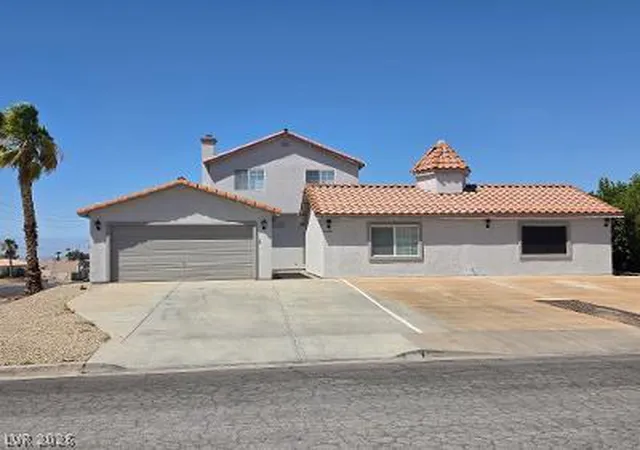 Photo 1 of Single family home for sale at 100 E Kimberly Dr, Henderson, NV 89015 | MLS# 2806372 | Listing updated on 2026-08-17