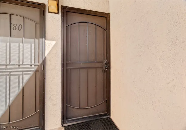 Listing Photo 4 - Condo for sale in building located at 3830 Desert Marina Dr, Laughlin, NV 89029 - Unit #176