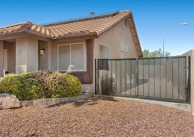 Photo 2 of Single family home for sale at 840 Holly Lake Way, Henderson, NV 89002 | MLS# 2806648 | Listing updated on 2026-08-21