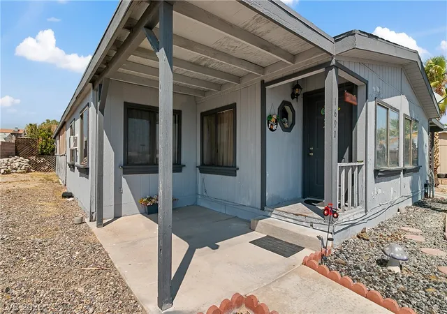 Photo 3 of Manufactured home for sale at 1690 Solano Ln, Laughlin, NV 89029 | MLS# 2796503 | Listing updated on 2026-08-07