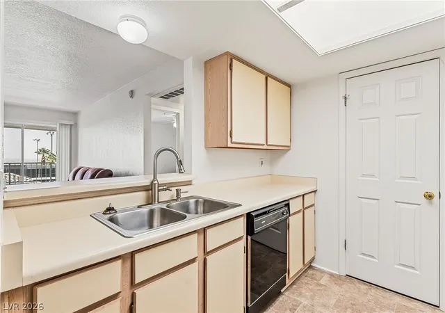 Photo 4 of Condo for sale at 3550 Bay Sands Dr #2037, Laughlin, NV 89029 | MLS# 2807236 | Listing updated on 2026-08-07