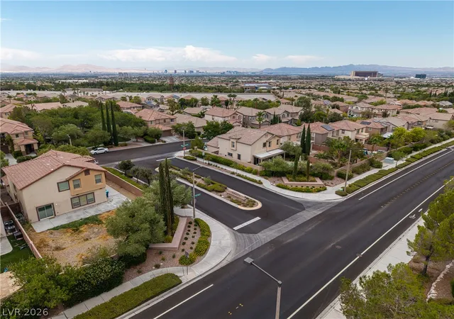 36th image of 537 Lacabana Beach Dr, Las Vegas, NV 89138 | MLS# 2807348