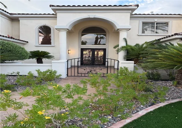 Photo 3 of Mansion for sale at 8604 Titleist Cir, Las Vegas, NV 89117 | MLS# 2805916 | Listing updated on 2026-09-01