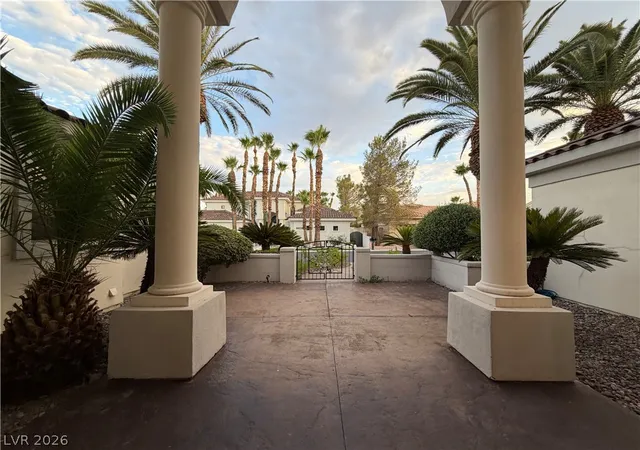 Photo 3 of Single family home for sale at 8604 Titleist Cir, Las Vegas, NV 89117 | MLS# 2805916 | Listing updated on 2026-09-01