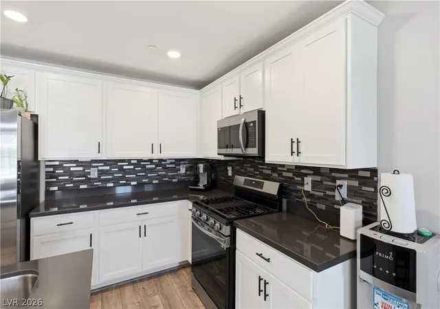 Photo 4 of Townhouse for sale at 817 Watford Pl, Henderson, NV 89011 | MLS# 2807441 | Listing updated on 2026-09-01