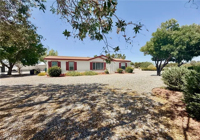 Photo 2 of Manufactured home for sale at 4831 E Comanche Dr, Pahrump, NV 89061 | MLS# 2806999 | Listing updated on 2026-08-10