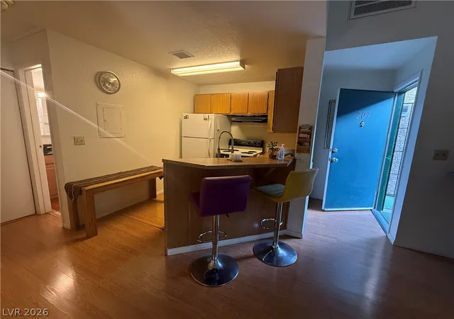 Listing Photo 5 - Condo for sale in building located at 460 Elm Dr, Las Vegas, NV 89169 - Unit #201