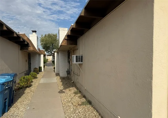 Photo 4 of Townhouse for sale at 2641 Heritage Cir, Las Vegas, NV 89121 | MLS# 2808007 | Listing updated on 2026-08-17
