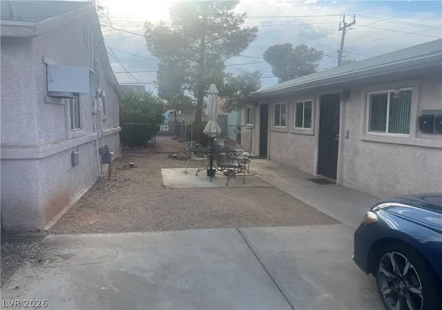 Listing Photo 4 - Condo for sale in building located at 1805 Moser Dr, Henderson, NV 89011