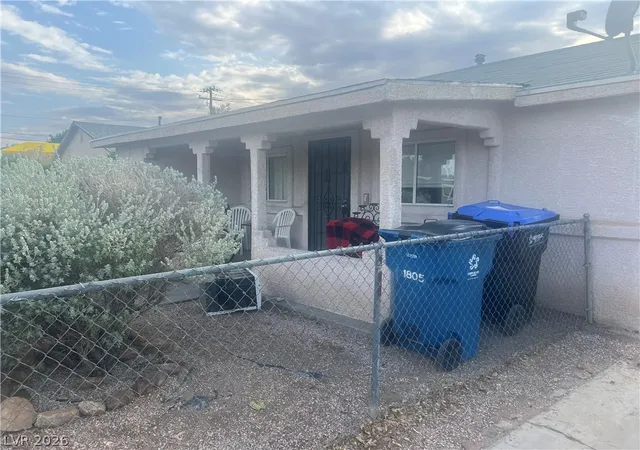 Listing Photo 5 - Condo for sale in building located at 1805 Moser Dr, Henderson, NV 89011