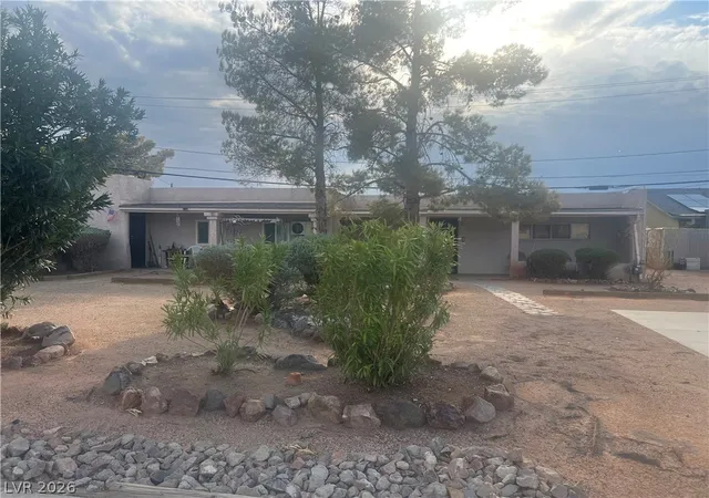 Listing Photo 2 - Condo for sale in building located at 1817 Moser Dr, Henderson, NV 89011 - Unit #