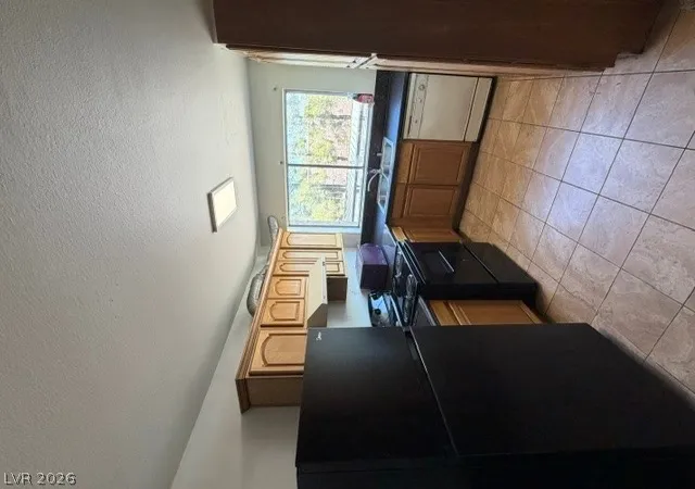 Listing Photo 5 - Condo for sale in building located at 3567 Arville St, Las Vegas, NV 89103 - Unit #707C