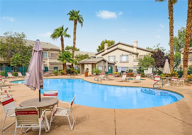 Listing Photo 2 - Condo for sale in building located at 5710 E Tropicana Ave, Las Vegas, NV 89122 - Unit #2135