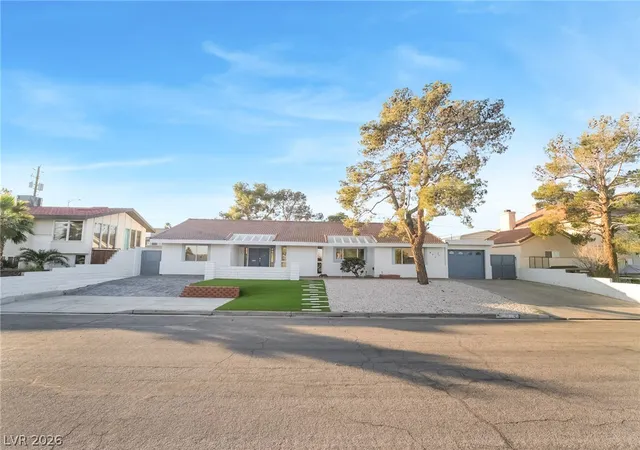 Photo 3 of Single family home for sale at 611 E Fairway Rd, Henderson, NV 89015 | MLS# 2807329 | Listing updated on 2026-08-14