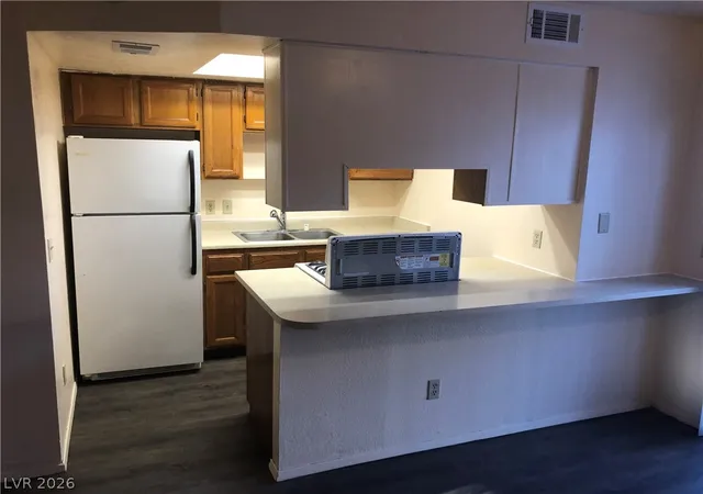 Photo 4 of Townhouse for sale at 585 Sellers Pl, Henderson, NV 89011 | MLS# 2808864 | Listing updated on 2026-08-14