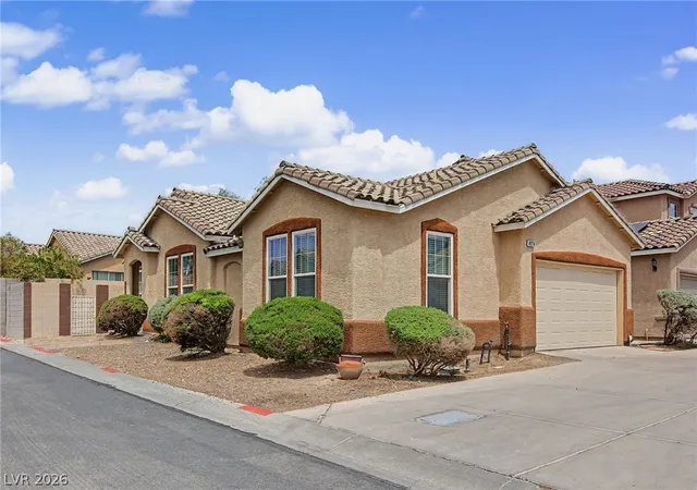 Photo 2 of Sale Pending at 4974 Miners Ridge Dr, Las Vegas, NV 89122 | MLS# 2809374 | Listing updated on 2026-08-27